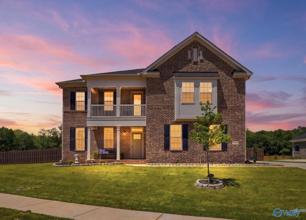 8129 SW Tupelo Gum Trace, Huntsville, AL 35802