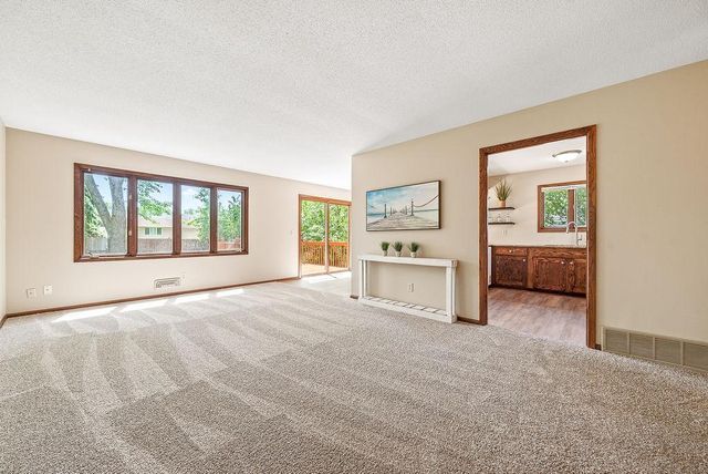 1088 Whitney Drive, Apple Valley, MN 55124
