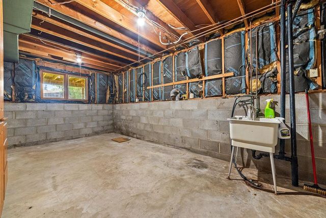 1088 Whitney Drive, Apple Valley, MN 55124
