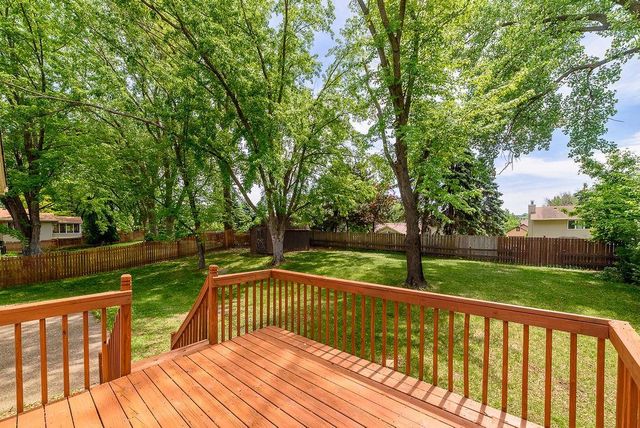 1088 Whitney Drive, Apple Valley, MN 55124