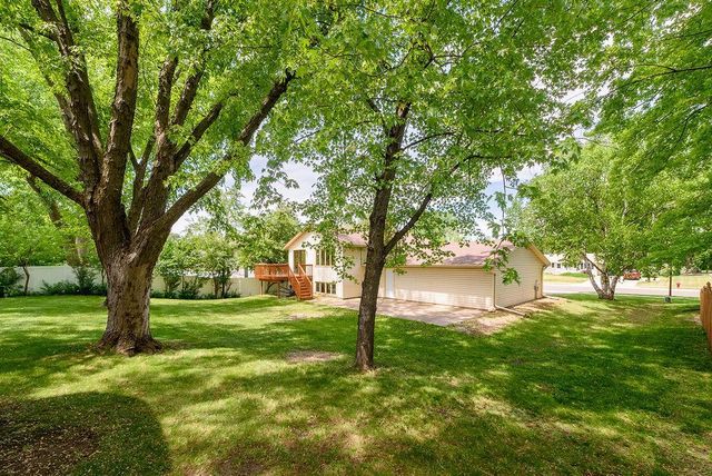 1088 Whitney Drive, Apple Valley, MN 55124