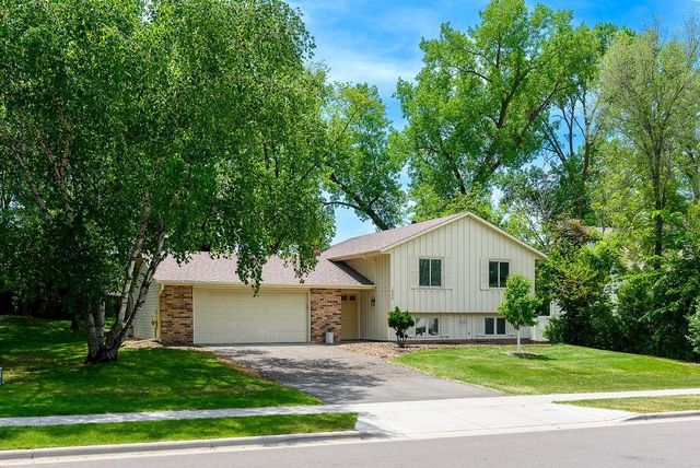 1088 Whitney Drive, Apple Valley, MN 55124
