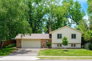 1088 Whitney Drive, Apple Valley, MN 55124