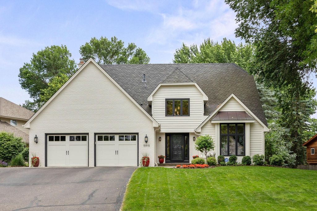 15915 46th Avenue N, Plymouth, MN 55446