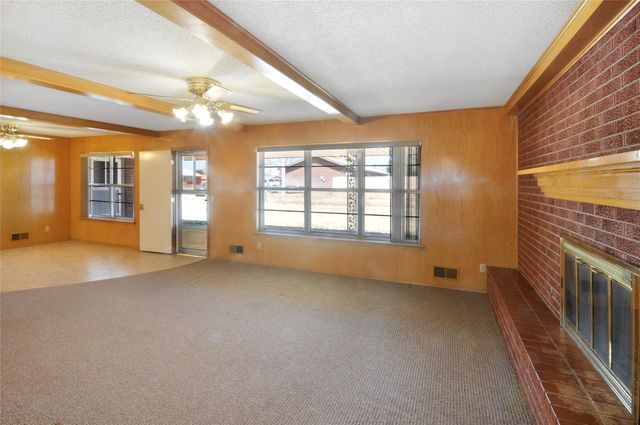 801 Sherwood Lane, Bovina, TX 79009