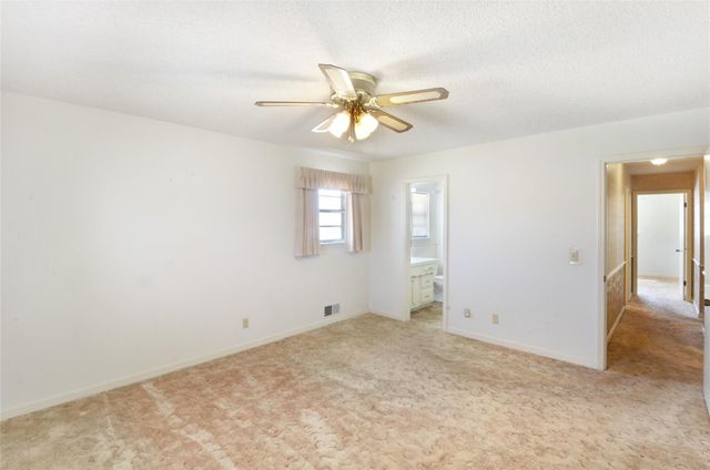 801 Sherwood Lane, Bovina, TX 79009