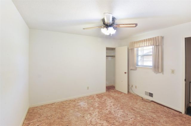 801 Sherwood Lane, Bovina, TX 79009