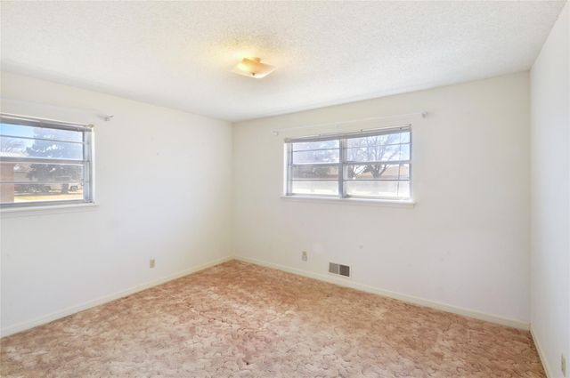 801 Sherwood Lane, Bovina, TX 79009