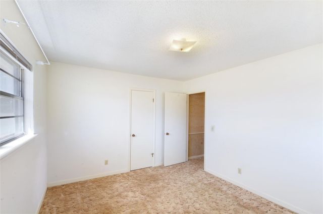 801 Sherwood Lane, Bovina, TX 79009