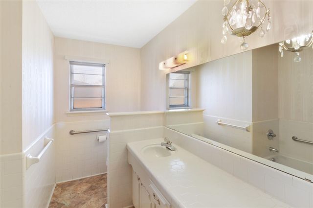 801 Sherwood Lane, Bovina, TX 79009