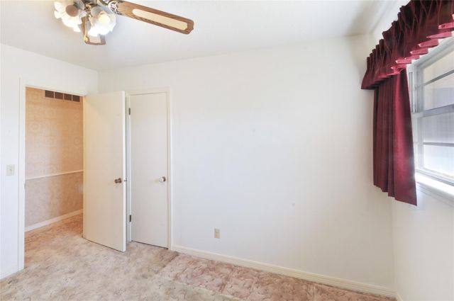 801 Sherwood Lane, Bovina, TX 79009