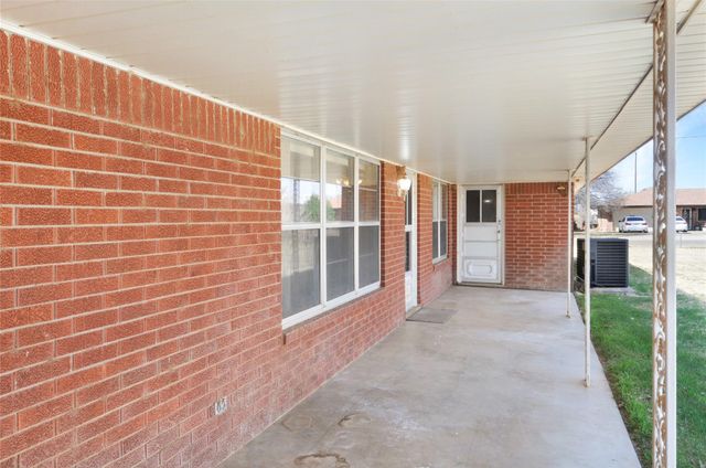 801 Sherwood Lane, Bovina, TX 79009