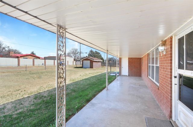 801 Sherwood Lane, Bovina, TX 79009