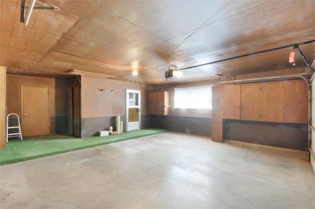 801 Sherwood Lane, Bovina, TX 79009