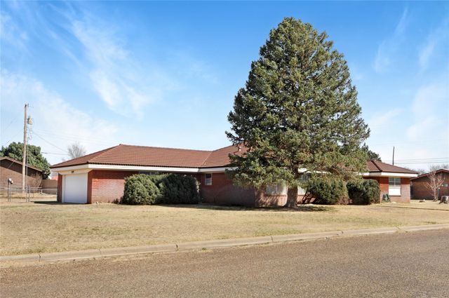 801 Sherwood Lane, Bovina, TX 79009