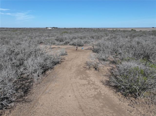 6617 FM 882, Pawnee, TX 78119