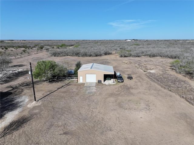 6617 FM 882, Pawnee, TX 78119