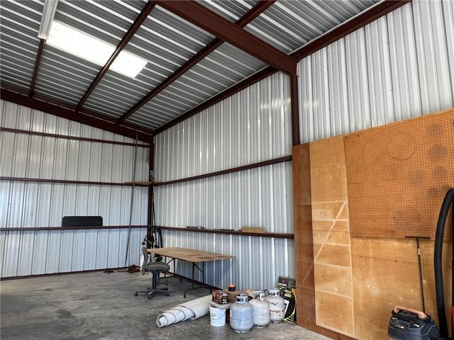 6617 FM 882, Pawnee, TX 78119