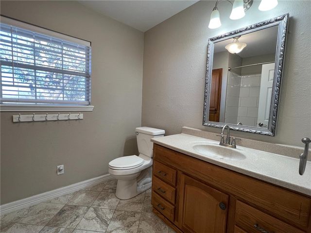 6617 FM 882, Pawnee, TX 78119