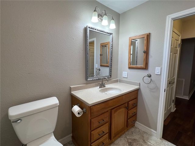 6617 FM 882, Pawnee, TX 78119