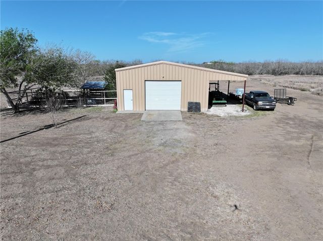 6617 FM 882, Pawnee, TX 78119