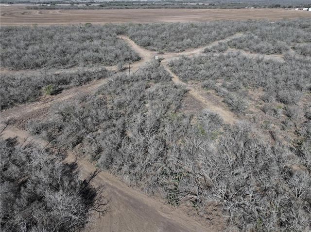 6617 FM 882, Pawnee, TX 78119