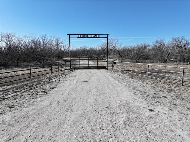6617 FM 882, Pawnee, TX 78119