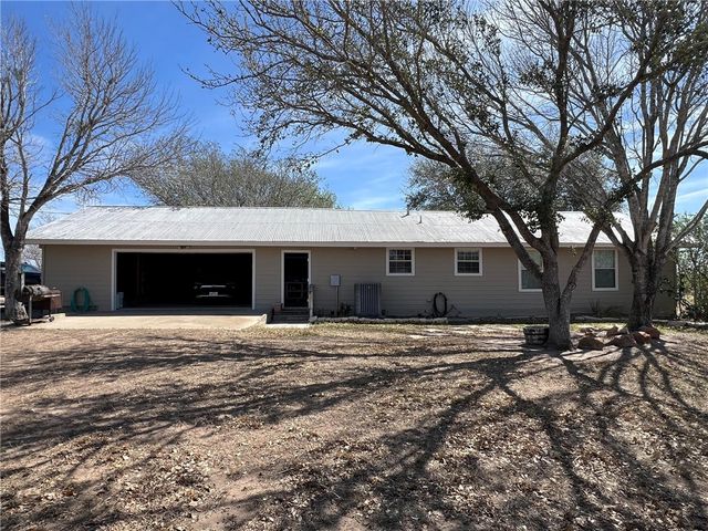 6617 FM 882, Pawnee, TX 78119