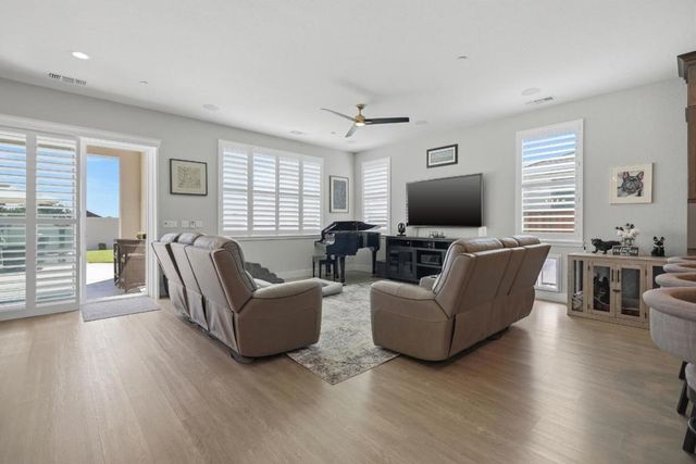 1158 Crescent Avenue, Manteca, CA 95336