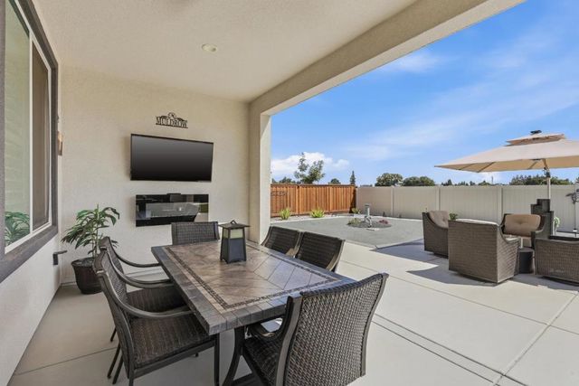 1158 Crescent Avenue, Manteca, CA 95336