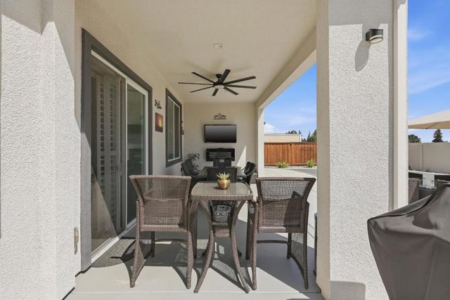 1158 Crescent Avenue, Manteca, CA 95336