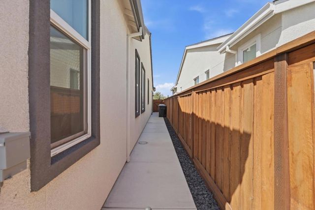 1158 Crescent Avenue, Manteca, CA 95336