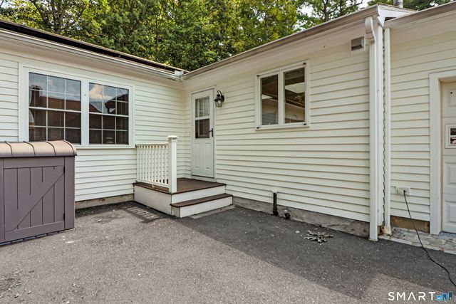 8 Woodchuck Court, Norwalk, CT 06854