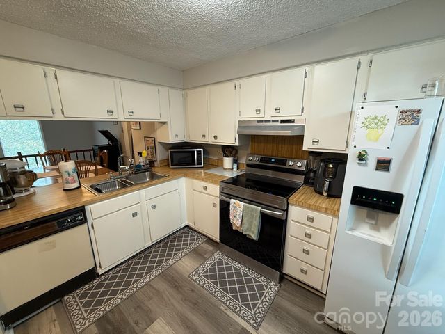 7301 Pebblestone Drive Apt D, Charlotte, NC 28212