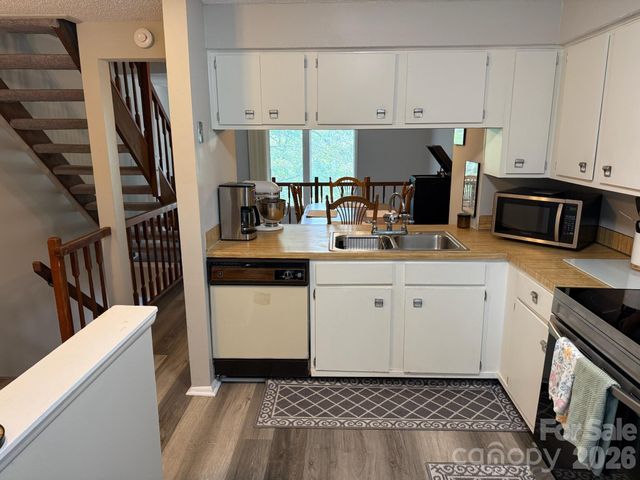 7301 Pebblestone Drive Apt D, Charlotte, NC 28212