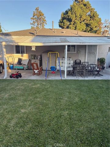 12233 Compton Avenue, Los Angeles, CA 90059