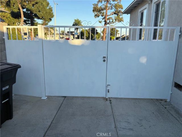 12233 Compton Avenue, Los Angeles, CA 90059