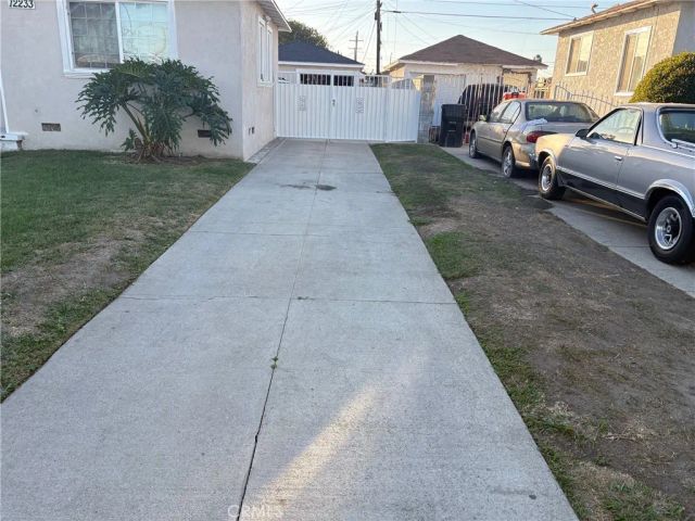 12233 Compton Avenue, Los Angeles, CA 90059