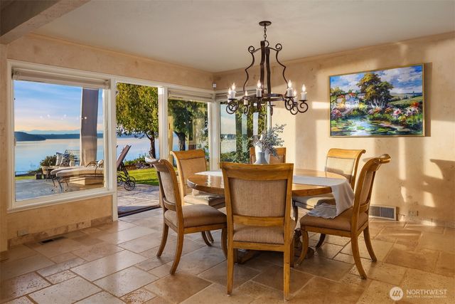 24635 8th Avenue S, Des Moines, WA 98198