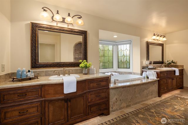 24635 8th Avenue S, Des Moines, WA 98198