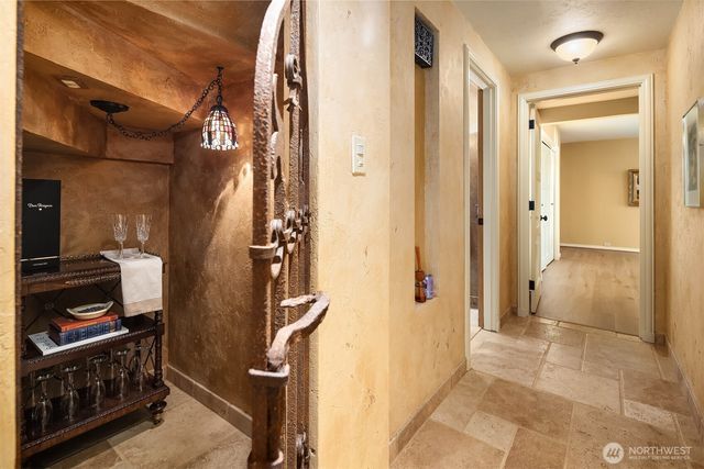 24635 8th Avenue S, Des Moines, WA 98198