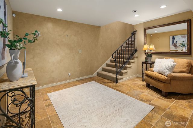 24635 8th Avenue S, Des Moines, WA 98198