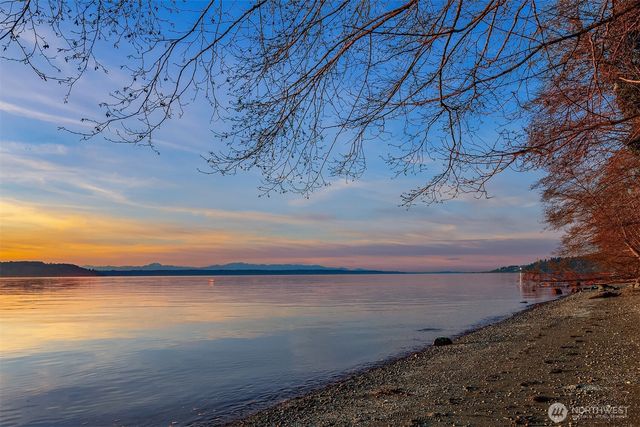 24635 8th Avenue S, Des Moines, WA 98198