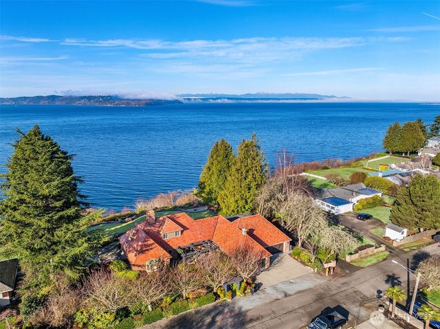 24635 8th Avenue S, Des Moines, WA 98198