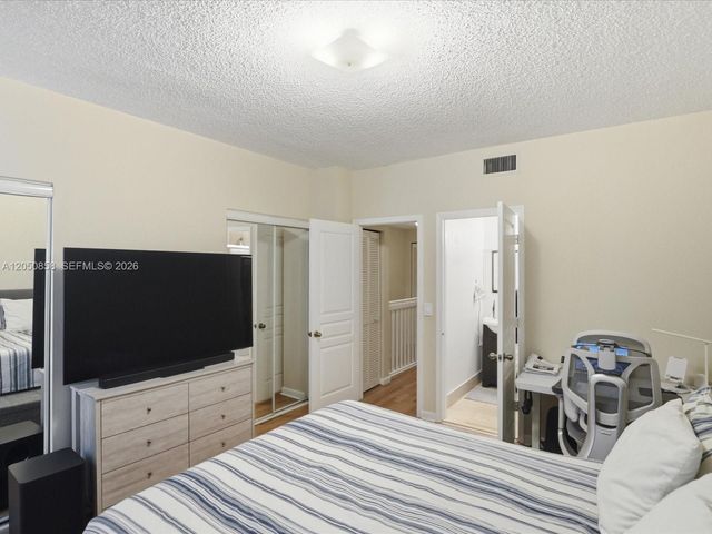 21 Simonton Cir, Weston, FL 33326