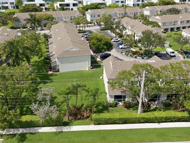 21 Simonton Cir, Weston, FL 33326