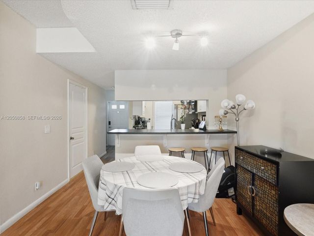 21 Simonton Cir, Weston, FL 33326