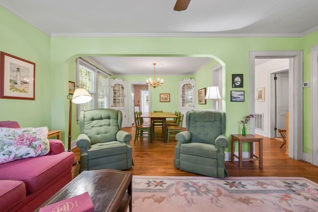 410 42nd Ave. N, Myrtle Beach, SC 29577