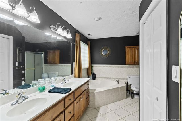 6237 Falkland Court, Fayetteville, NC 28311
