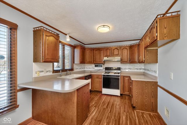 8512 Gallant Fox Drive, Indianapolis, IN 46217